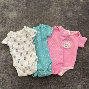 Infant Newborn Onesies | Baby Girl | Lot of 4